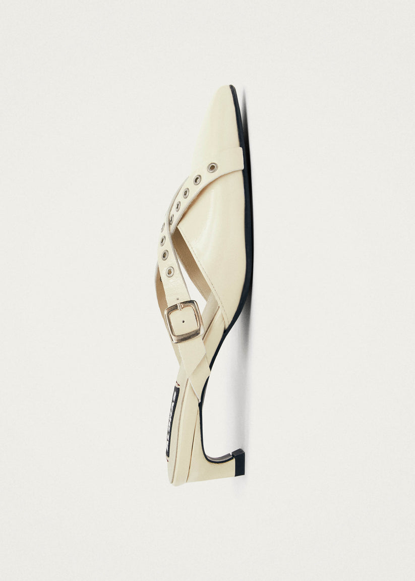 Alohas Zyra Onix Mules de Cuero Color Crema Últimos 3 días