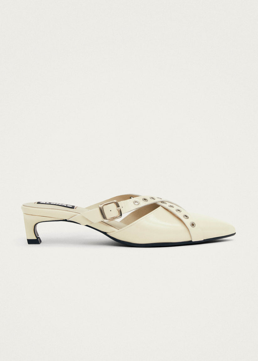 Alohas Zyra Onix Mules de Cuero Color Crema Últimos 2 días