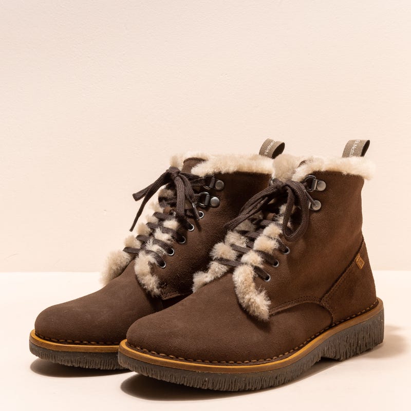 El naturalista N5579 LUX SUEDE BROWN/VOLCANO Último día