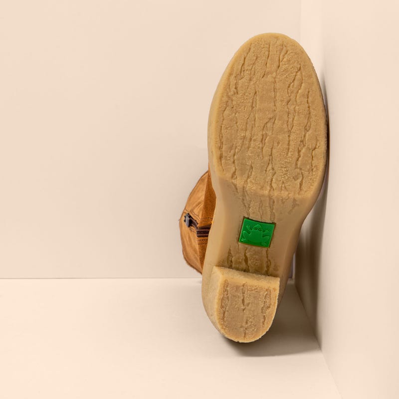 El naturalista N5515 SILK SUEDE TOFFEE / HAYA Oferta exclusiva