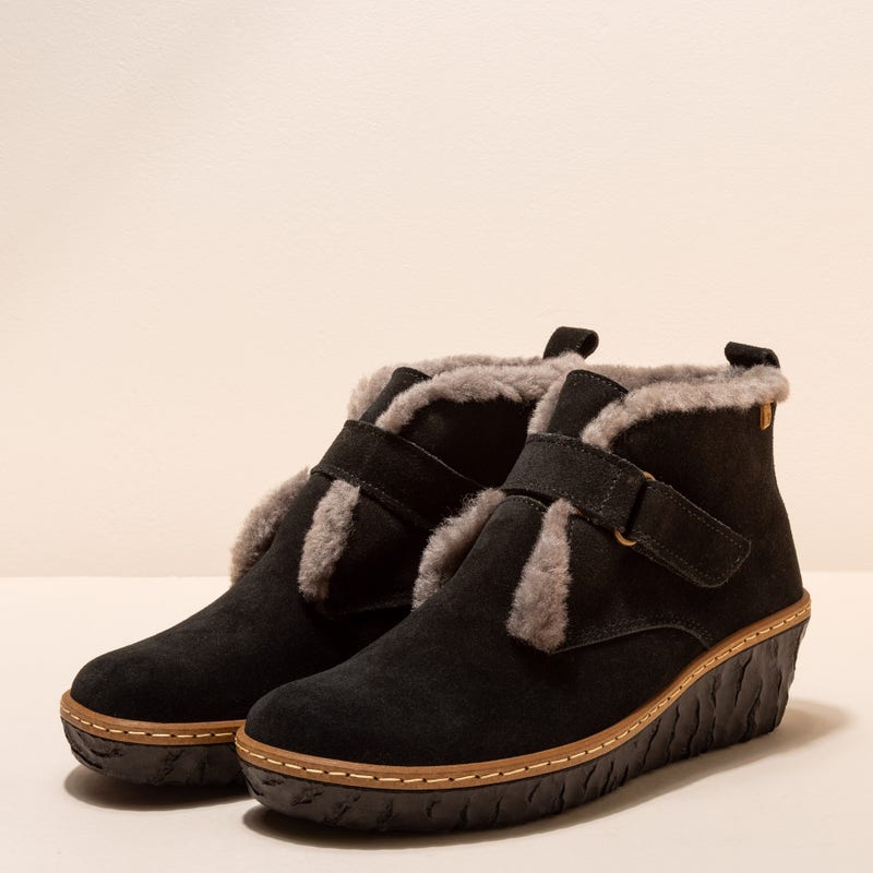 El naturalista N5166 LUX SUEDE BLACK / MYTH YGGDRASIL Solo queda un día