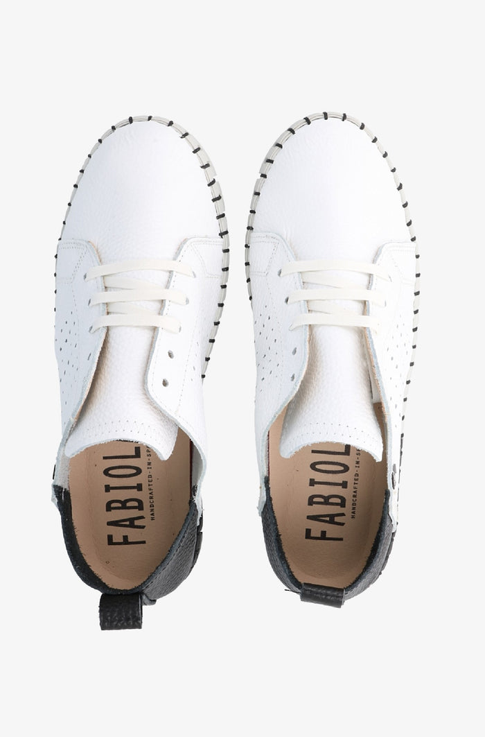 Fabiolas Sneaker JutHeras Blanco/Negro Tienda de fábrica