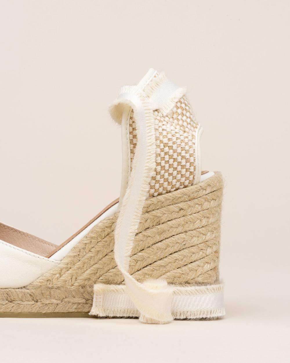 Gaimo espadrilles Gemi MarfilAlpargata de cuña en piel super soft y cintas deshilachadas Liquidación