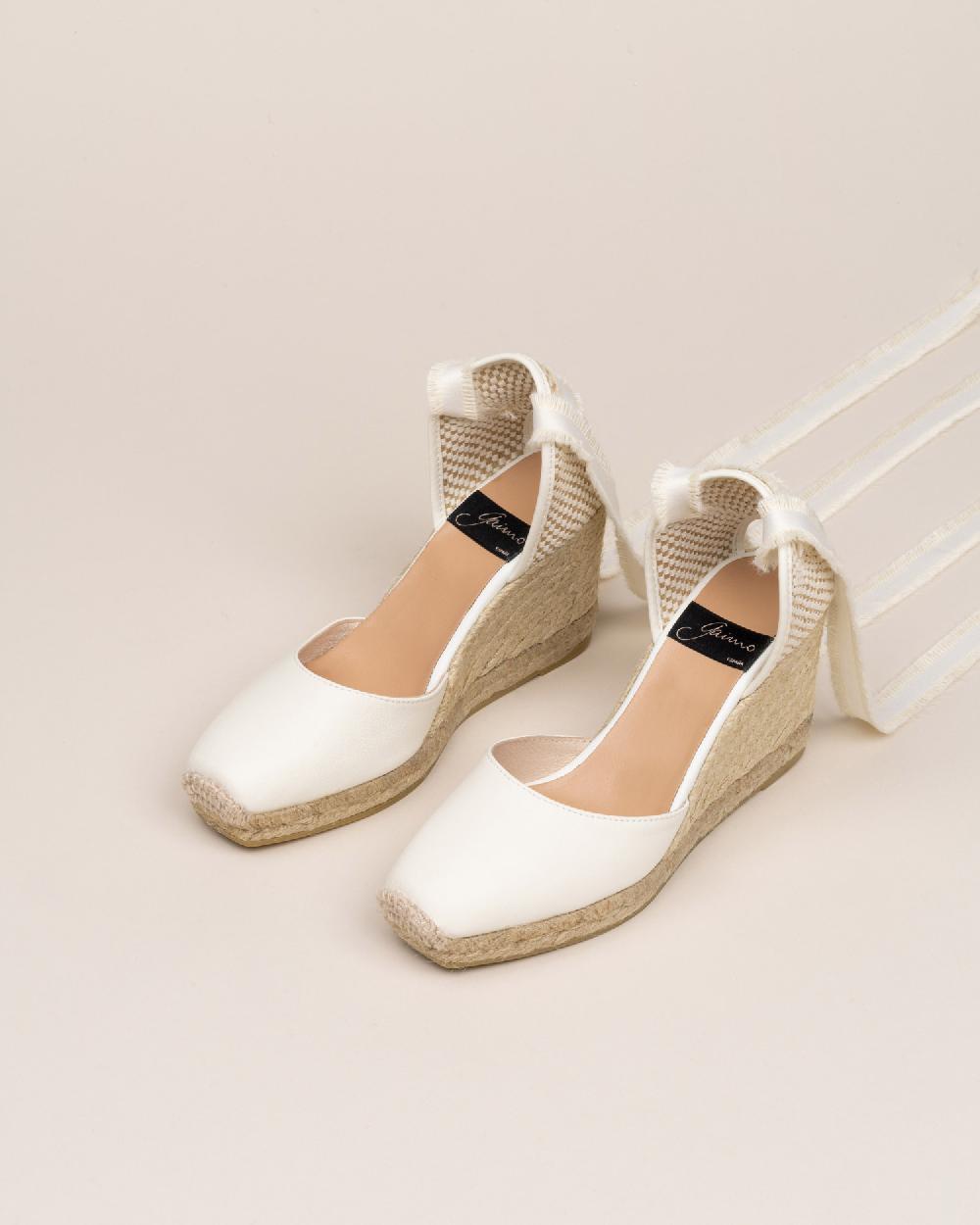 Gaimo espadrilles Gemi MarfilAlpargata de cuña en piel super soft y cintas deshilachadas Liquidación