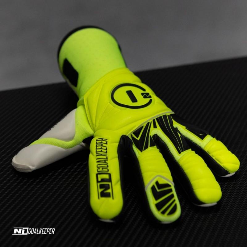 n1 goalkeeper Guantes de Portero Sirius 2.0 Neon UGT+ II 2025