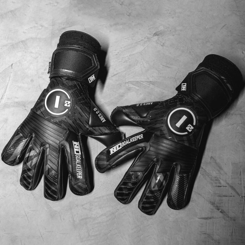 n1 goalkeeper Guantes de Portero Ares 2.0 All Black UGT+ II Los más vendidos