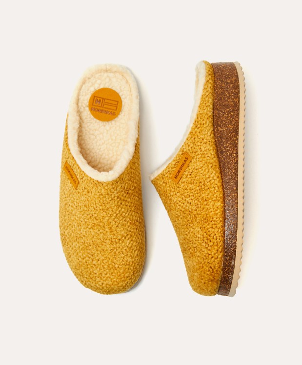 ﻿nordikas ZAPATILLAS DE CASA HOMBRE ALASKA MOSTAZA Solo hoy