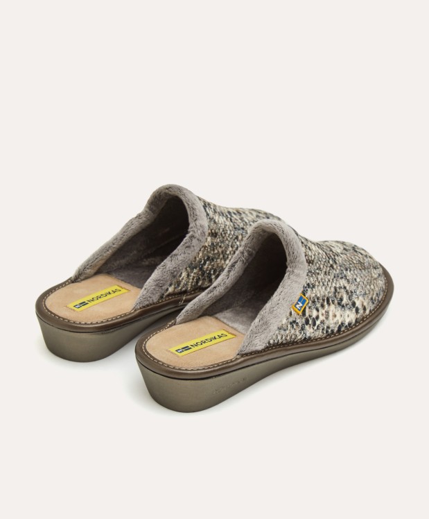 nordikas ZAPATILLAS DE CASA MUJER PITON ARENA Descuentos del mes