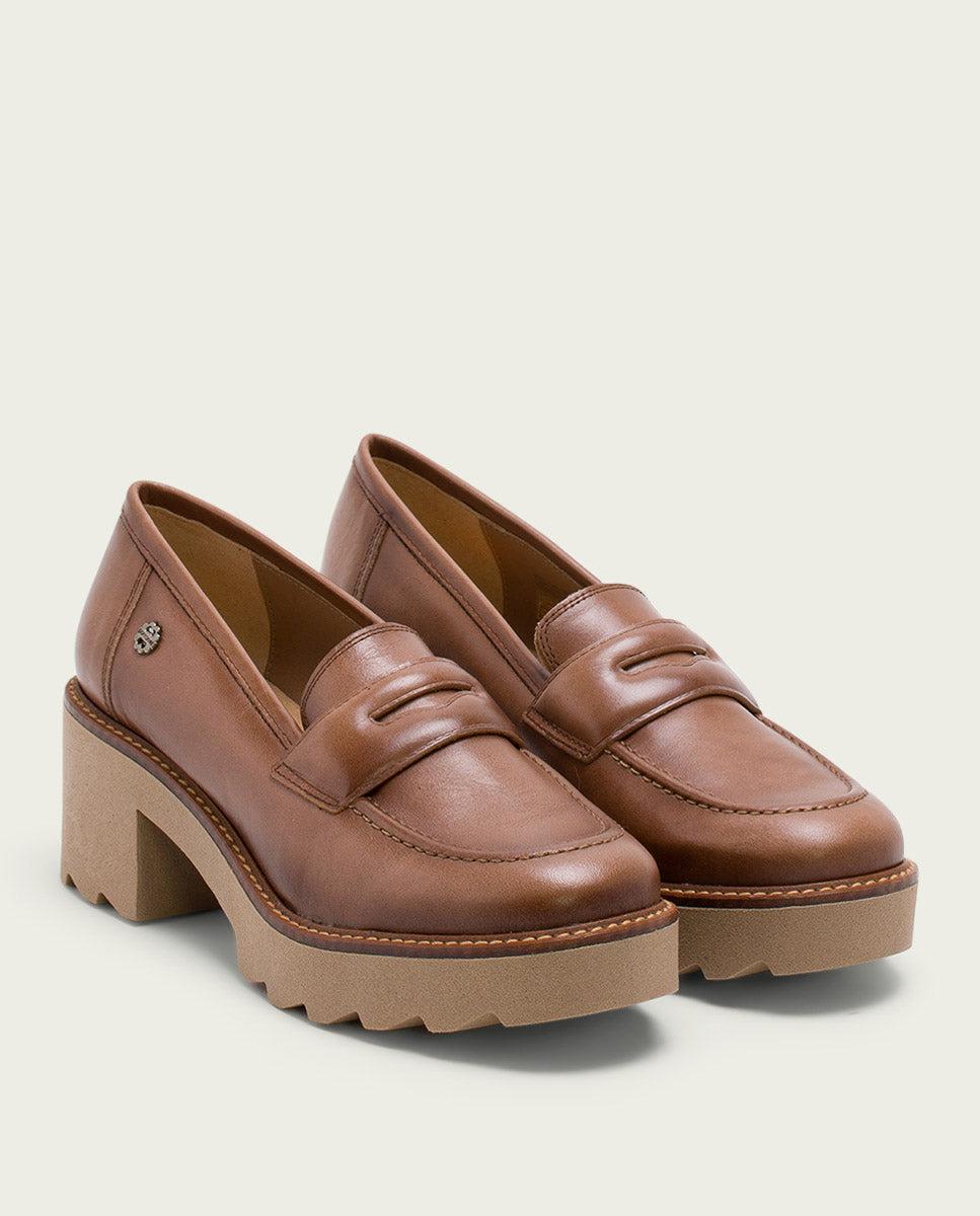 porronet MOCASINES DE PIEL CON TACÓN TAUPE MABEL En oferta