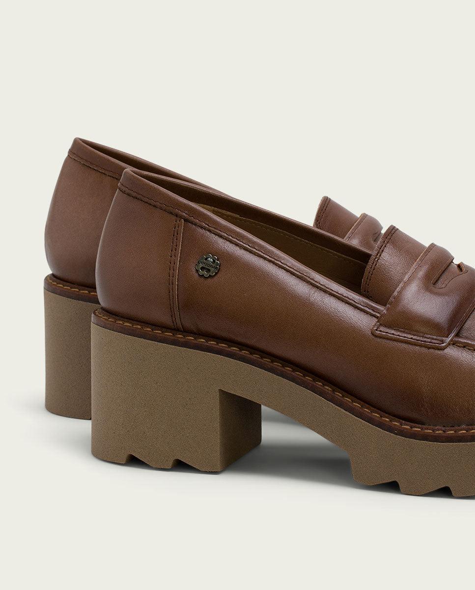 porronet MOCASINES DE PIEL CON TACÓN TAUPE MABEL En oferta