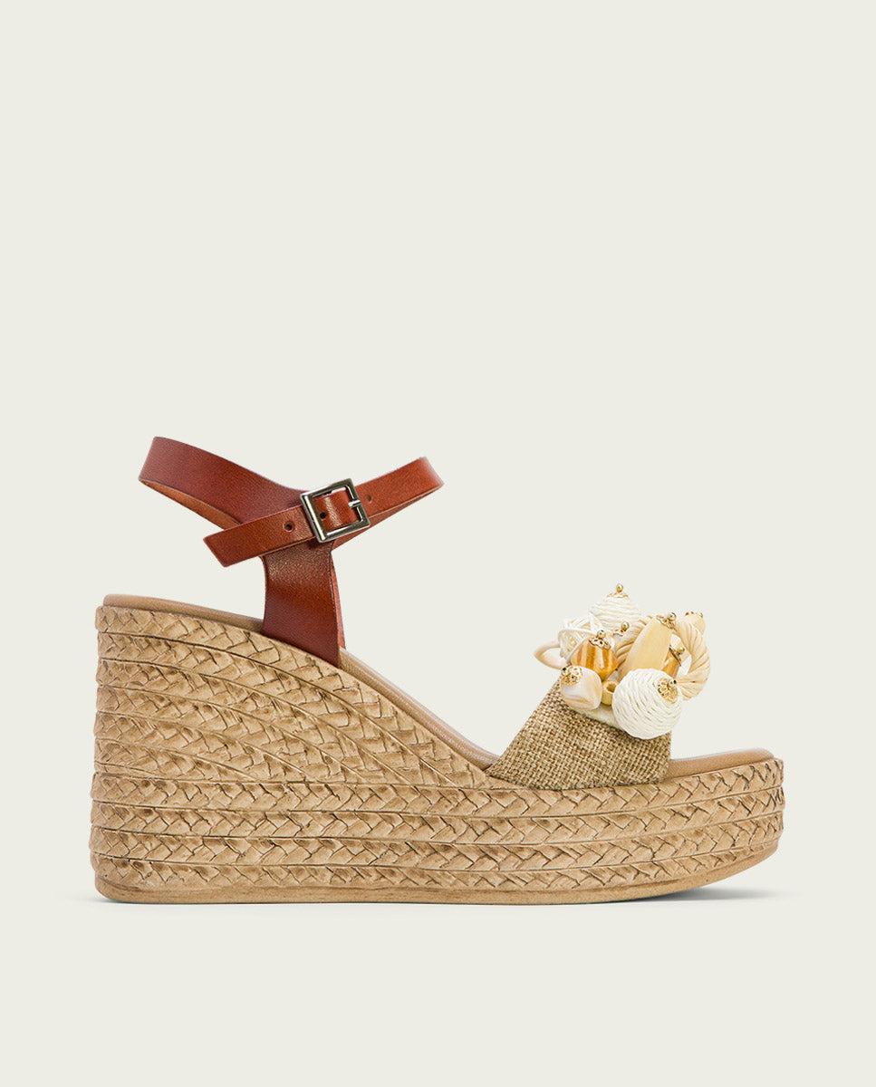 porronet SANDALIA PIEL CUÑA CON ADORNOS CUERO KAIRI Oferta especial