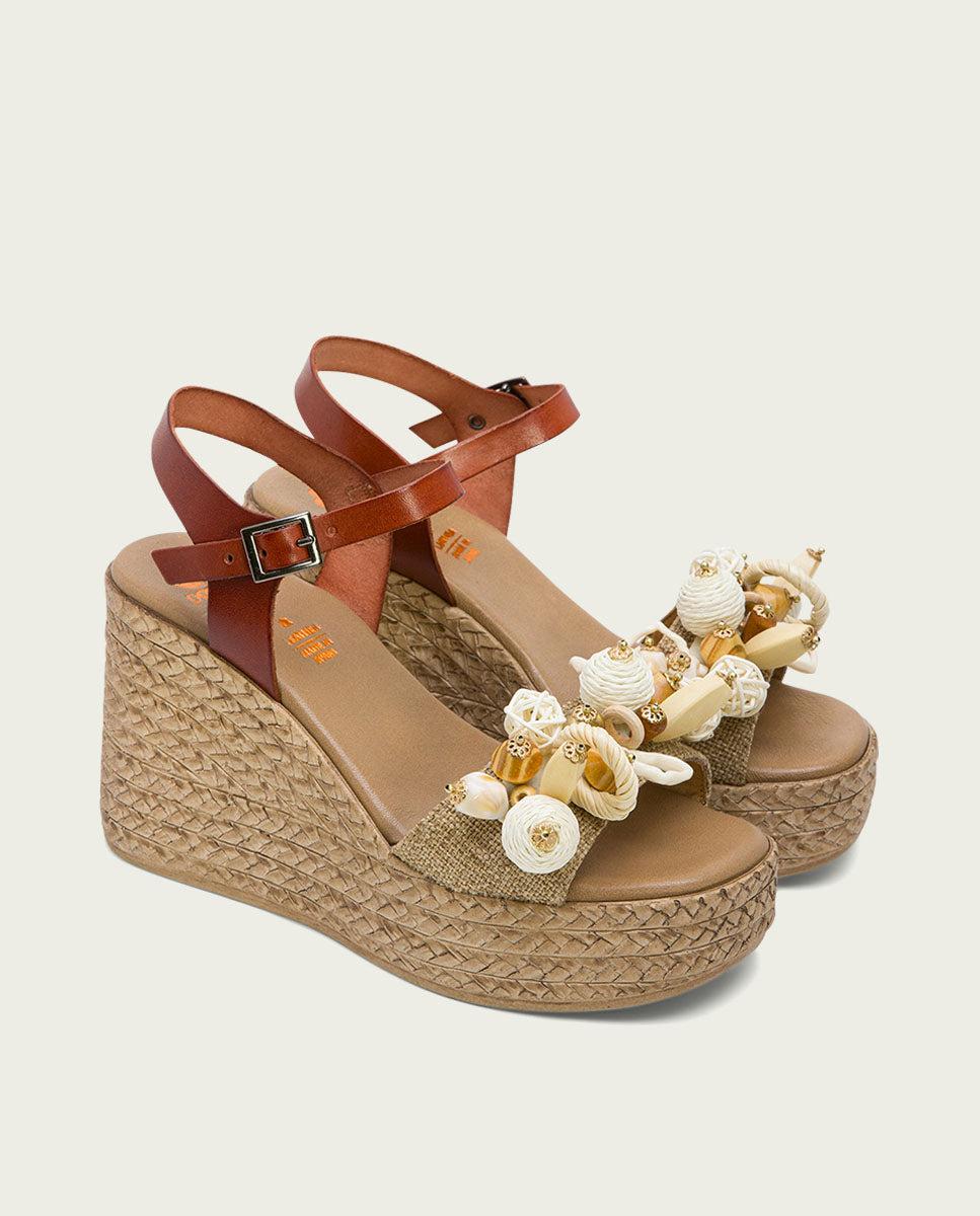porronet SANDALIA PIEL CUÑA CON ADORNOS CUERO KAIRI Oferta especial