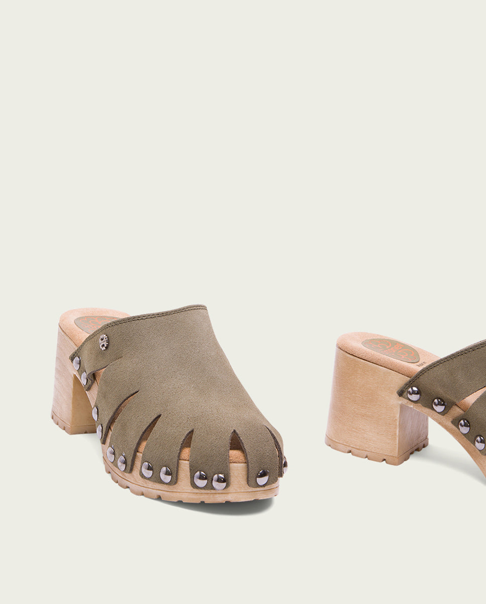 porronet SANDALIA TACÓN SERRAJE KAKI GIA En oferta