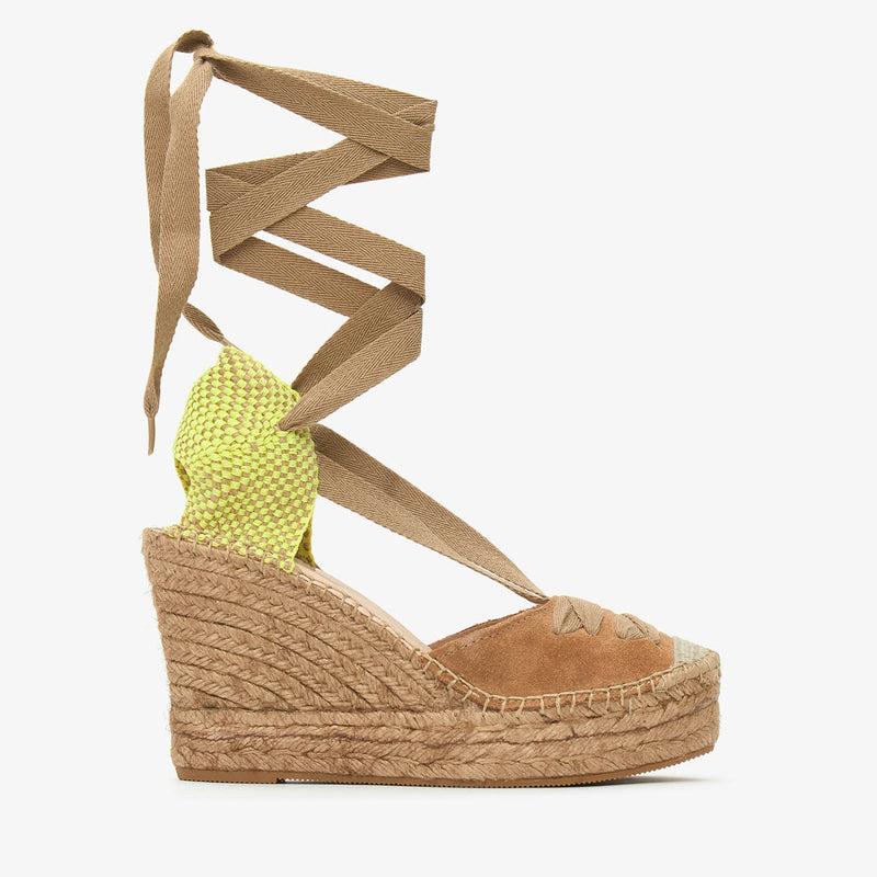 star love Alpargata para mujer Meridian 52 Canela En oferta