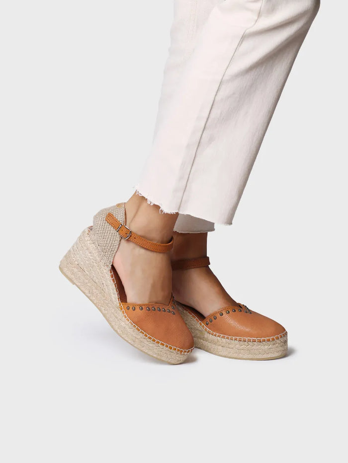 toni pons MANILA - Alpargata de mujer en piel con cuña y tachuelas | MANILA En oferta