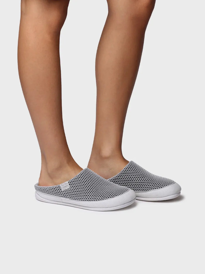 toni pons MINA-GC - Zapatilla de casa tipo zueco de mujer en rejilla | MINA-GC En oferta