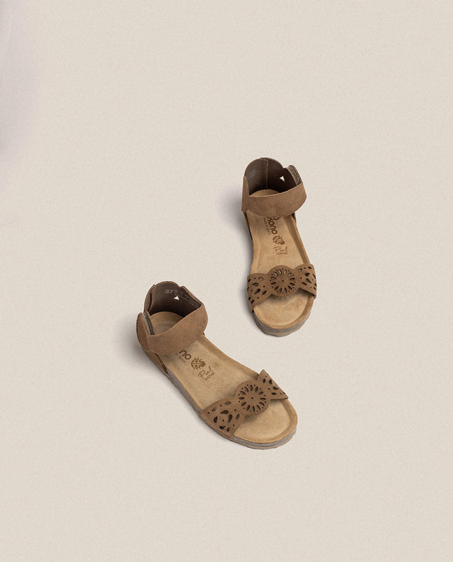 yokono Sandalia plana Villa 086 marrón En oferta