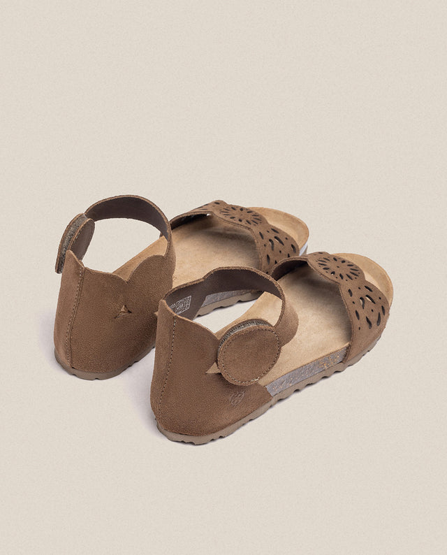 yokono Sandalia plana Villa 086 marrón En oferta