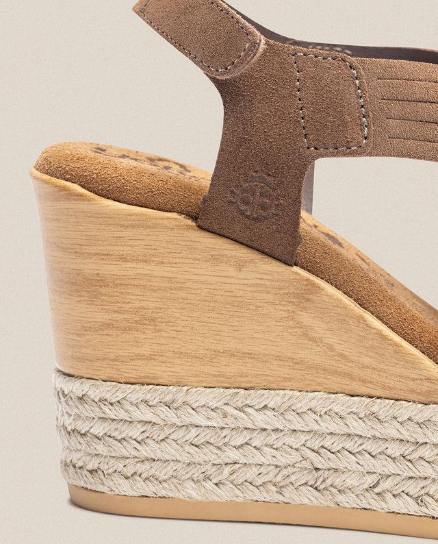 yokono Sandalia de cuña Mey 003 marron En oferta