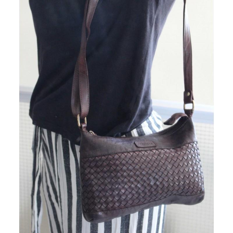 zerimar shoes Bolso de piel trenzado 31x20x4 cm Solo queda un día