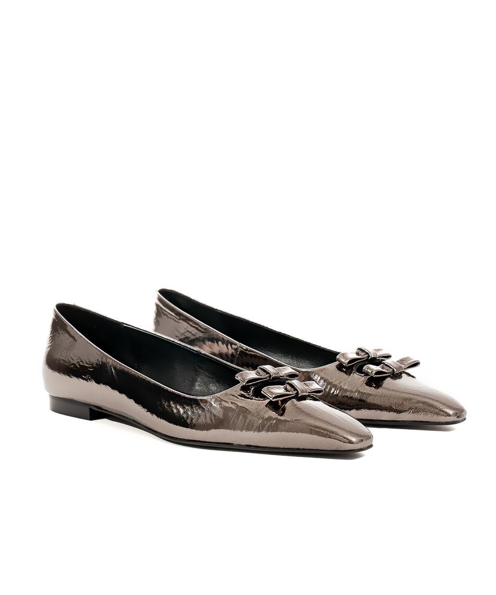 zinda Zapato plano de piel metalizada gris con dos lazos Devoluciones gratuitas