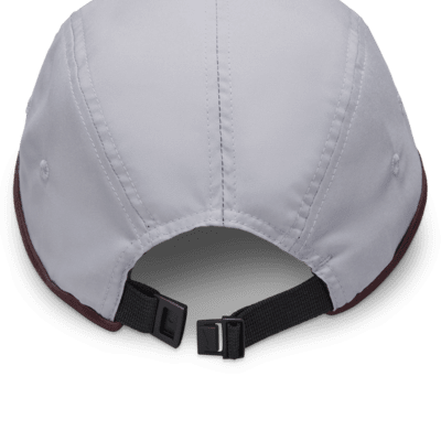 Nike Nike Dri-FIT FlyGorra sin estructura con logotipo Swoosh Tienda de fábrica