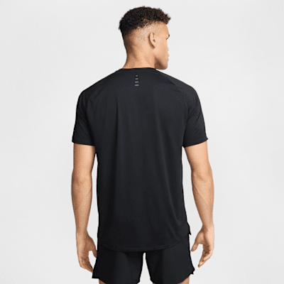 Nike Nike StrideCamiseta de running Dri-FIT ADV de manga corta - Hombre Oferta especial