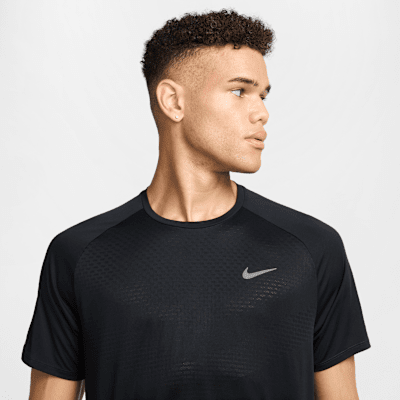 Nike Nike StrideCamiseta de running Dri-FIT ADV de manga corta - Hombre Oferta especial