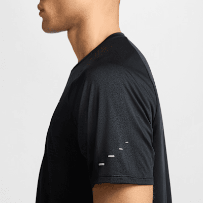 Nike Nike StrideCamiseta de running Dri-FIT ADV de manga corta - Hombre Oferta especial
