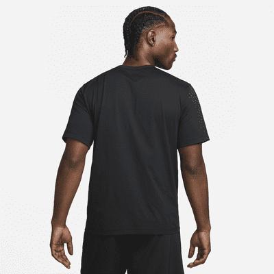 Nike Nike HyverseCamiseta de manga corta Dri-FIT versátil con protección UV - Hombre Grandes descuentos