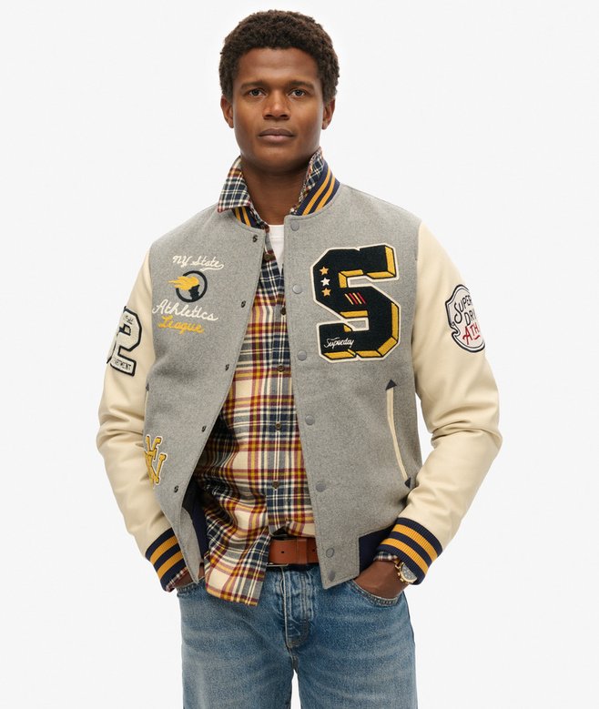 superdry Cazadora bómber con insignia universitaria Mejor oferta